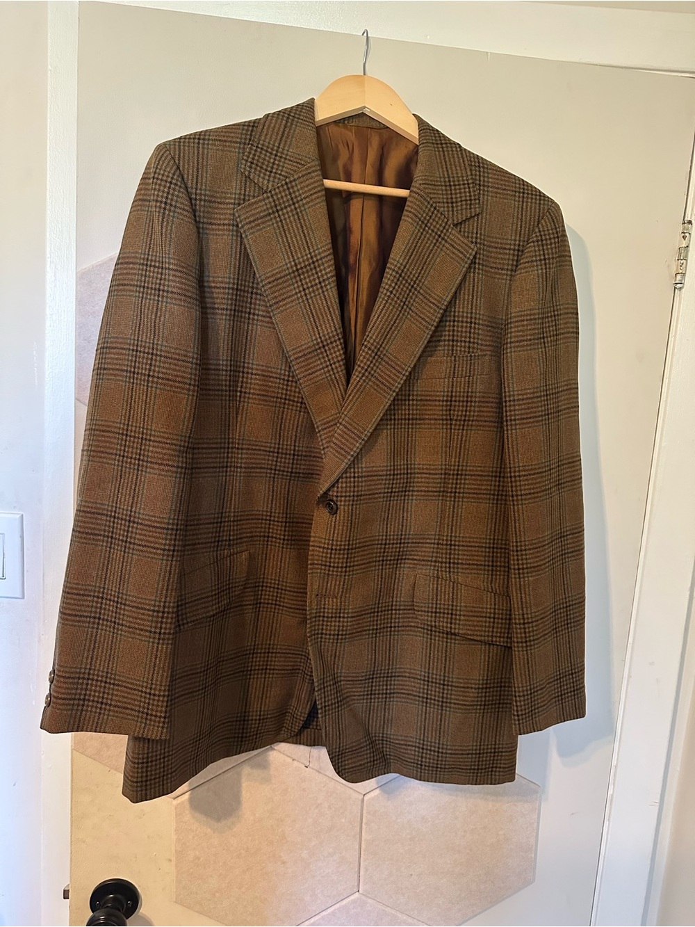 Classic Brown Plaid Men's Blazer